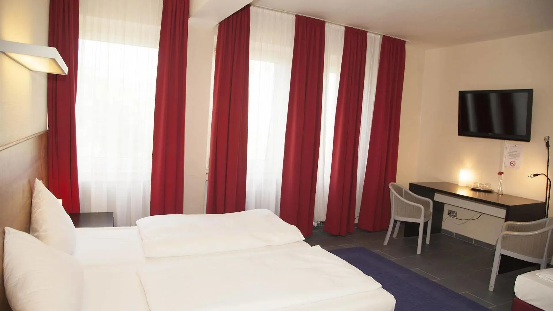 Hotel Madison Am Dom Köln