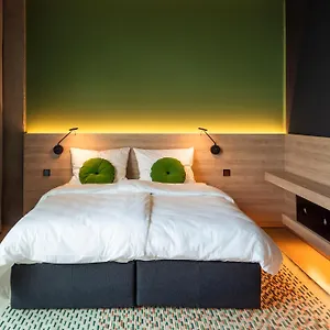 3* Hotell Theclouth
